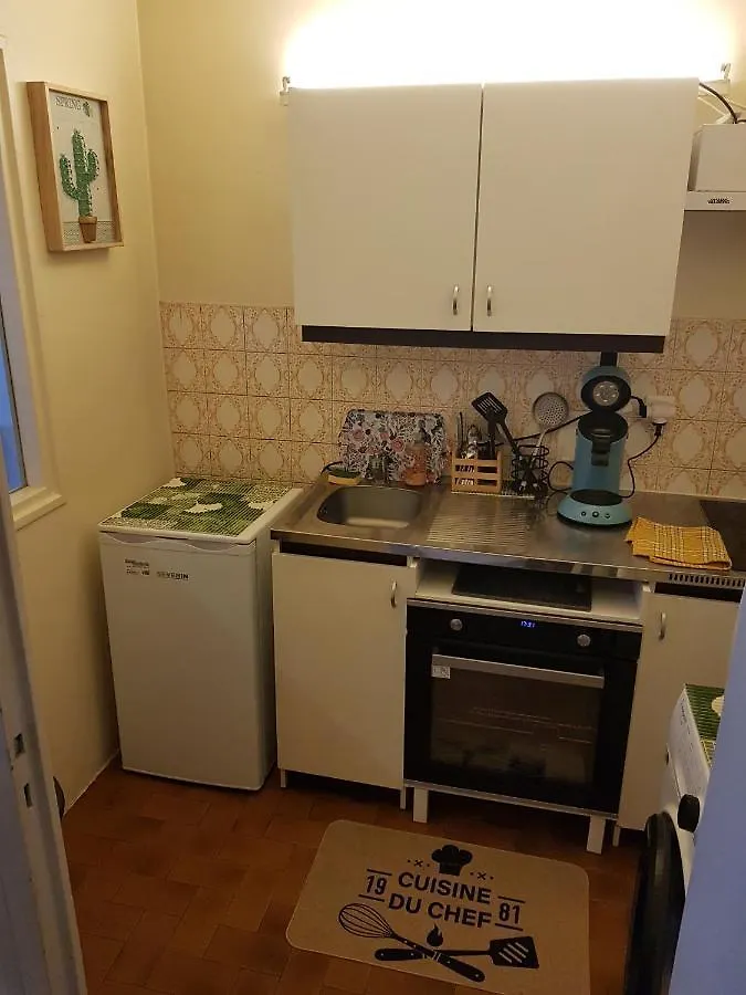 Vue Montagne Studio: Résidence Privée avec Cuisine et Parking Marnaz 0*,